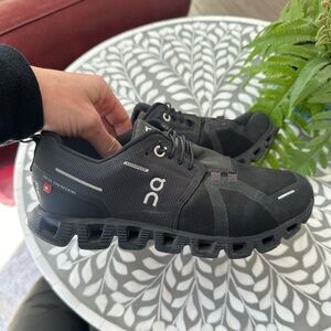 ON Cloud Waterproof Running Shoes